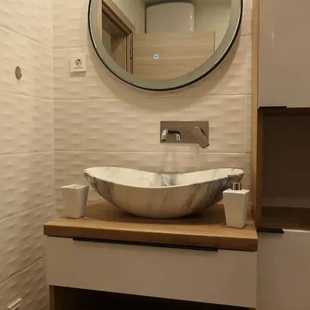 Apartment Bura *